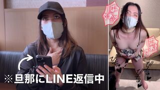 Vonzó háziasszony spriccel állva pov japán amatőr videón