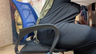Hapsim arab felesége felajzott a munkahelyén és megdugta magát a bugyijában